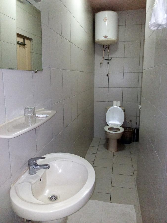 Hotel Saint Thomas Ломе Екстериор снимка
