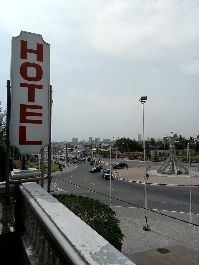 Hotel Saint Thomas Ломе Екстериор снимка