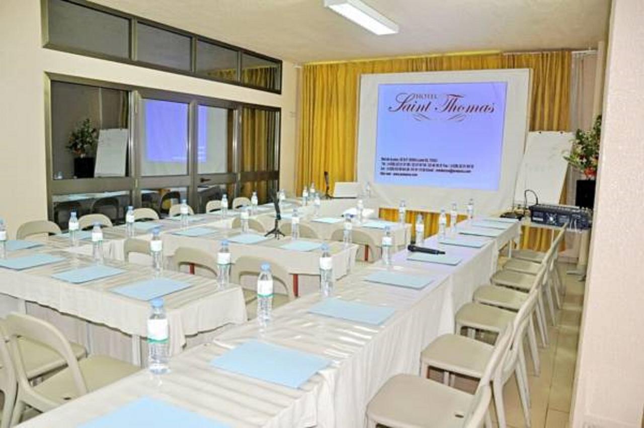 Hotel Saint Thomas Ломе Екстериор снимка